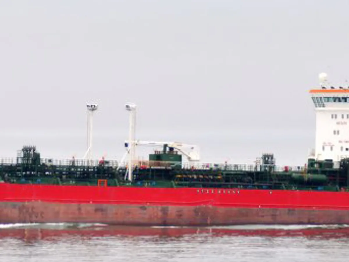 Нефтеналивной/химический танкер на продажу