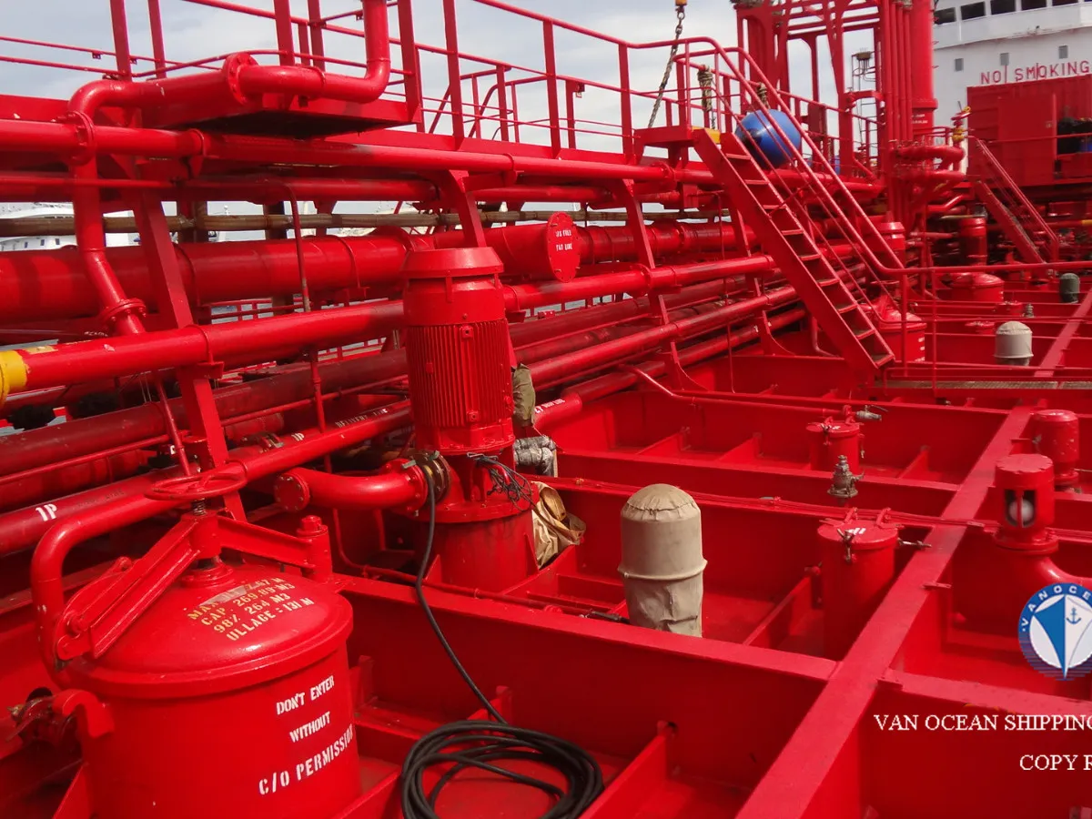 Нефтеналивной/химический танкер на продажу