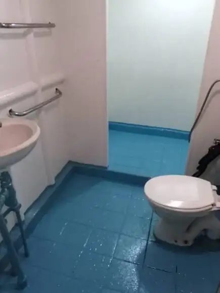 Паром на продажу