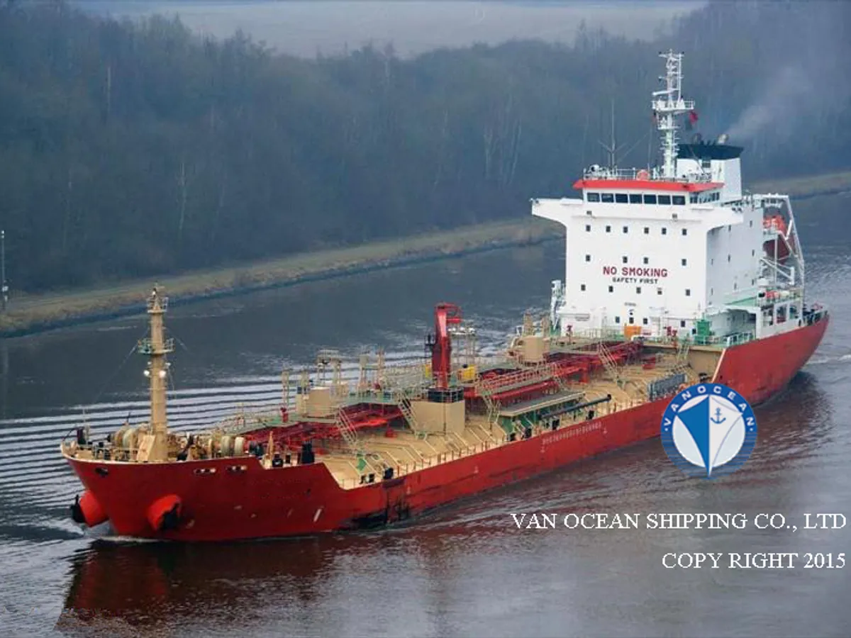 Нефтеналивной/химический танкер на продажу