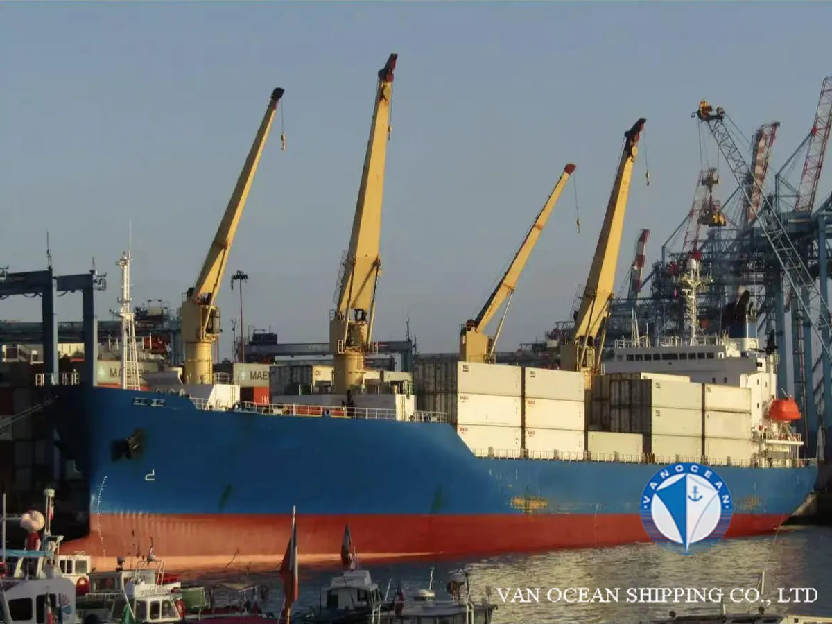 Рефрижераторное судно на продажу