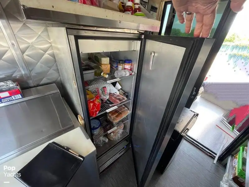 Понтон на продажу