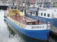Баржа на продажу