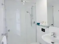 Катамаран на продажу