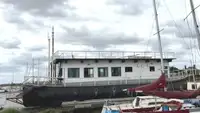 Плавучий дом на продажу
