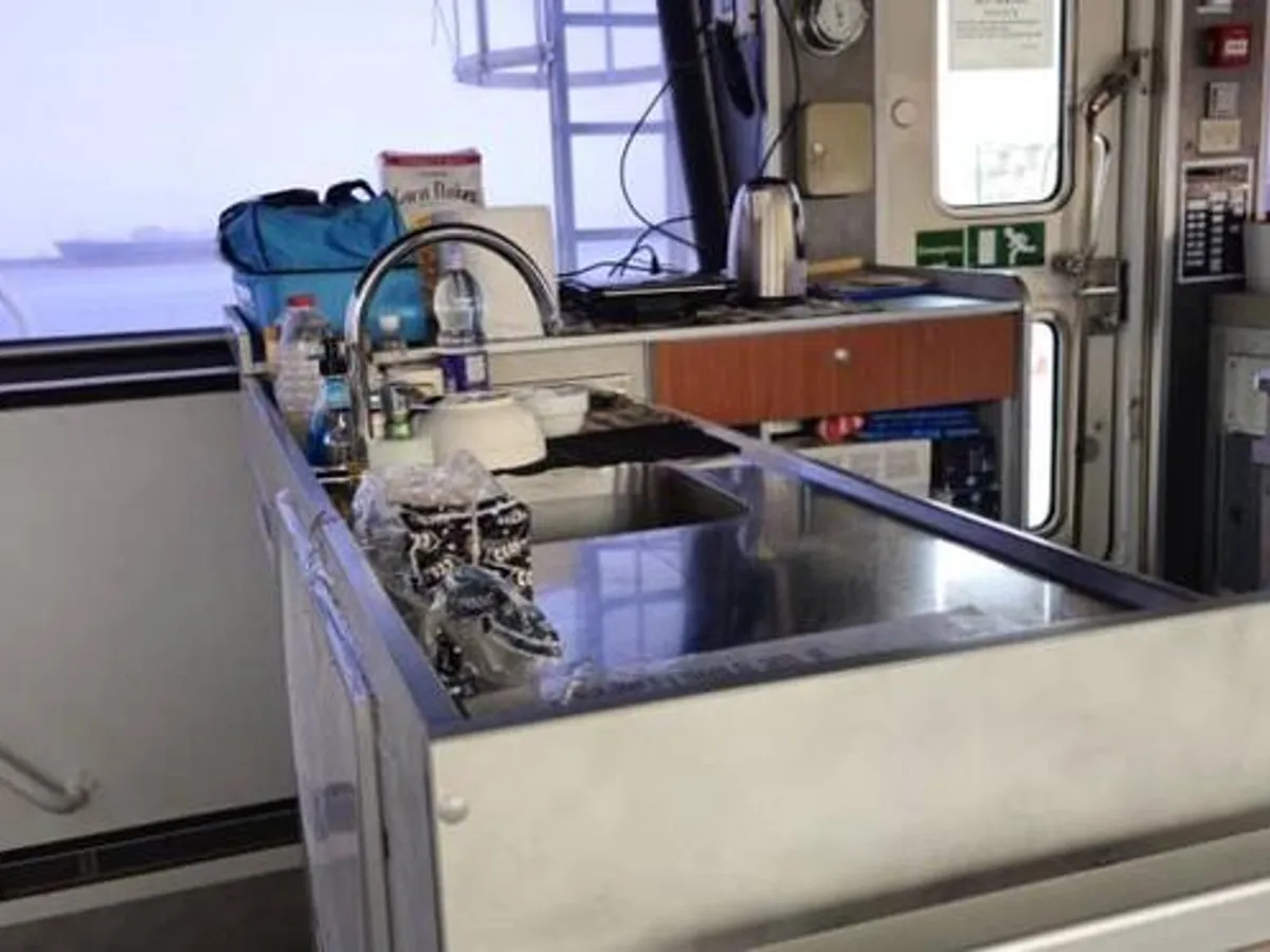 Буксир для перевозки экипажа на продажу