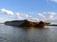 Баржа на продажу