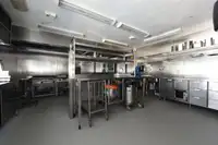 Баржа на продажу