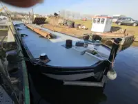 Баржа на продажу