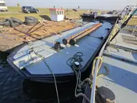 Баржа на продажу