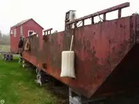 Баржа на продажу