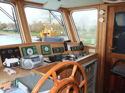 Баржа на продажу