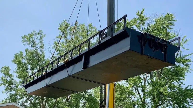 Баржа на продажу