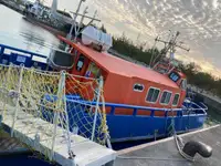 Буксир для перевозки экипажа на продажу