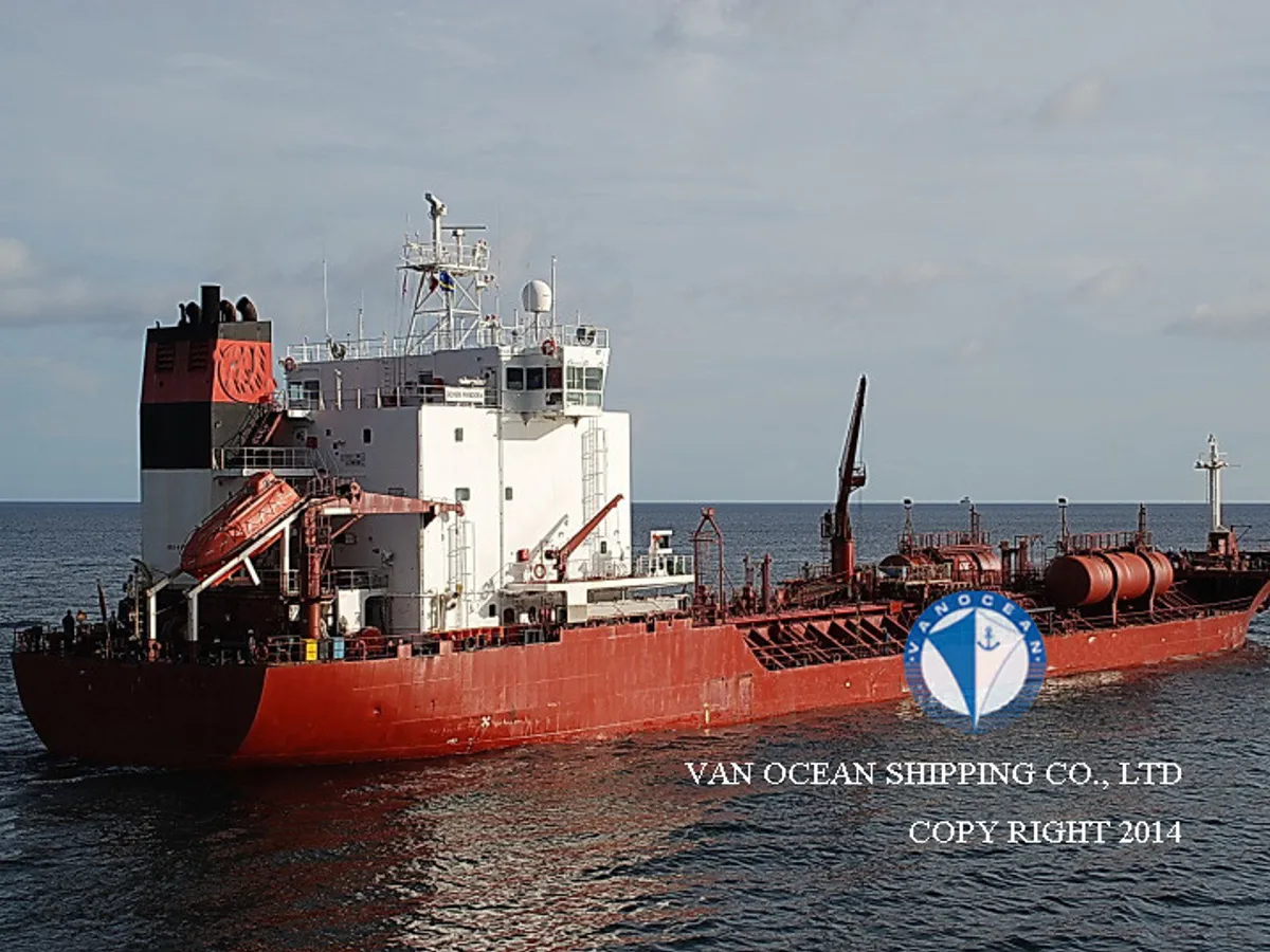 Нефтеналивной/химический танкер на продажу