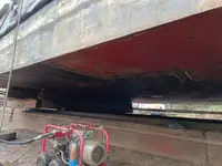Баржа на продажу