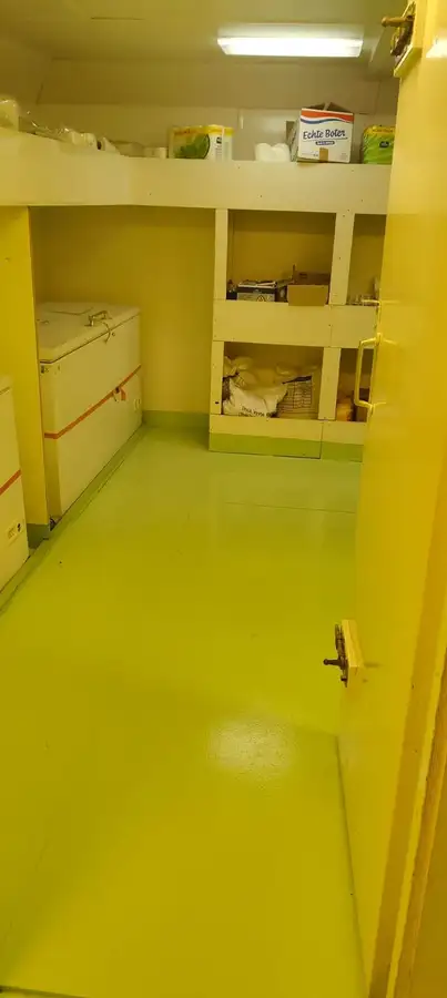 Судно снабжения на продажу
