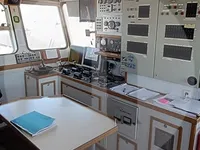 Судно с краном на продажу