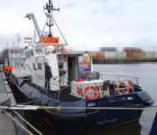 Буксир для перевозки экипажа на продажу