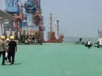 Баржа на продажу