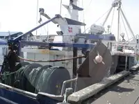 Судно для перевозки живой рыбы на продажу