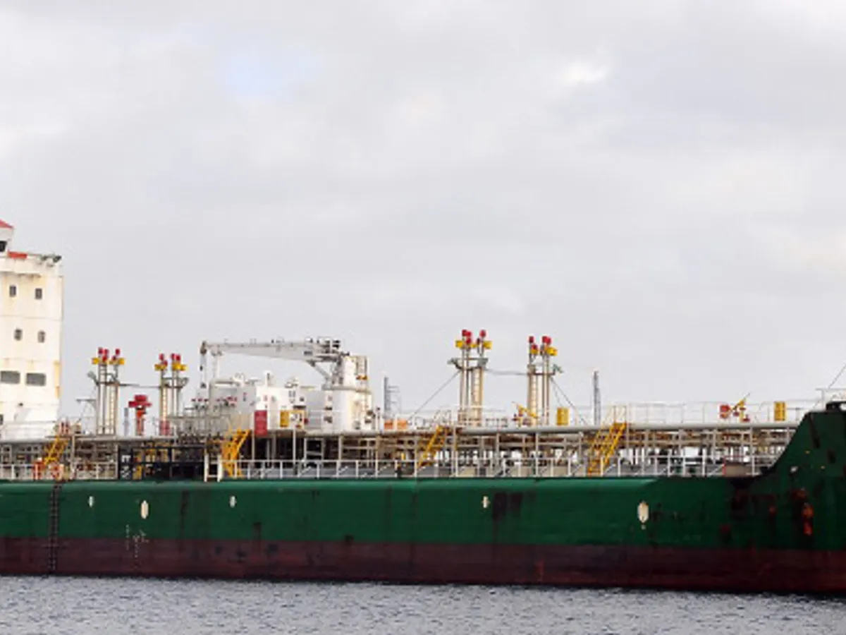 Нефтеналивной/химический танкер на продажу