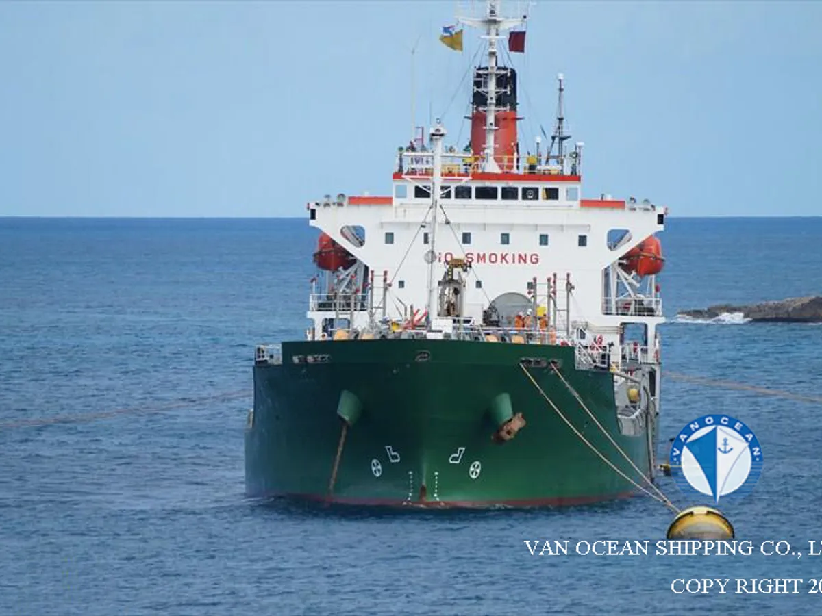 Нефтеналивной/химический танкер на продажу