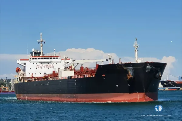 Oil/Chemical tanker for sale