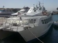 Катамаран на продажу