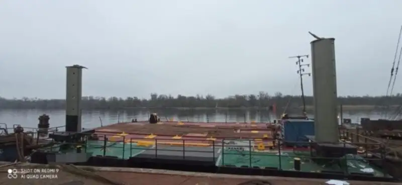 Баржа на продажу