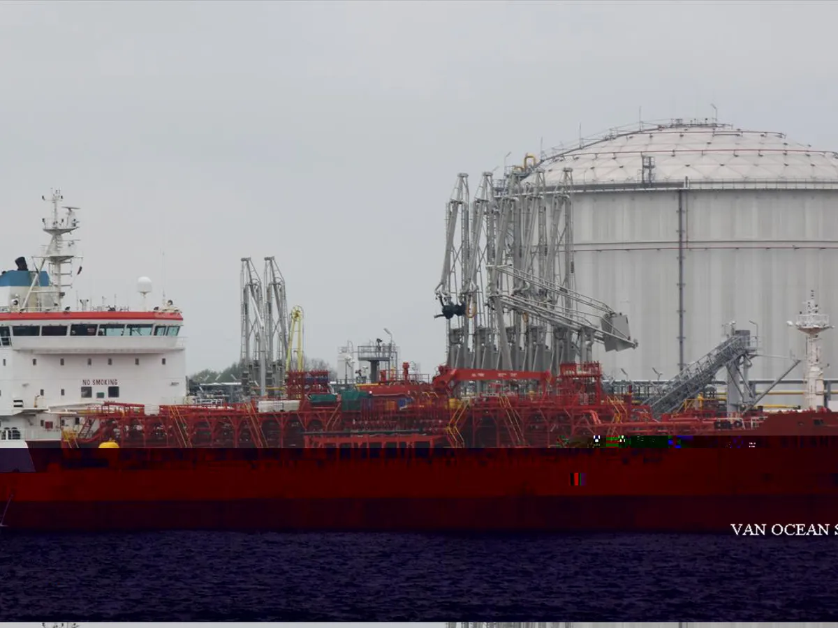 Нефтеналивной/химический танкер на продажу