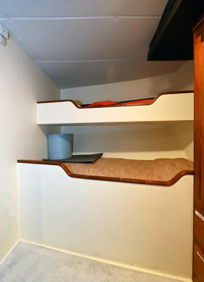 Буксир для перевозки экипажа на продажу