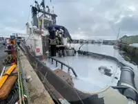 Судно с краном на продажу