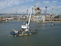 Судно с краном на продажу