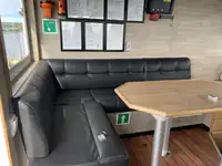 Катамаран на продажу