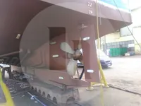 Судно для перевозки живой рыбы на продажу
