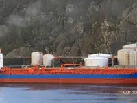 Нефтеналивной/химический танкер на продажу