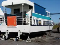 Круизное судно на продажу