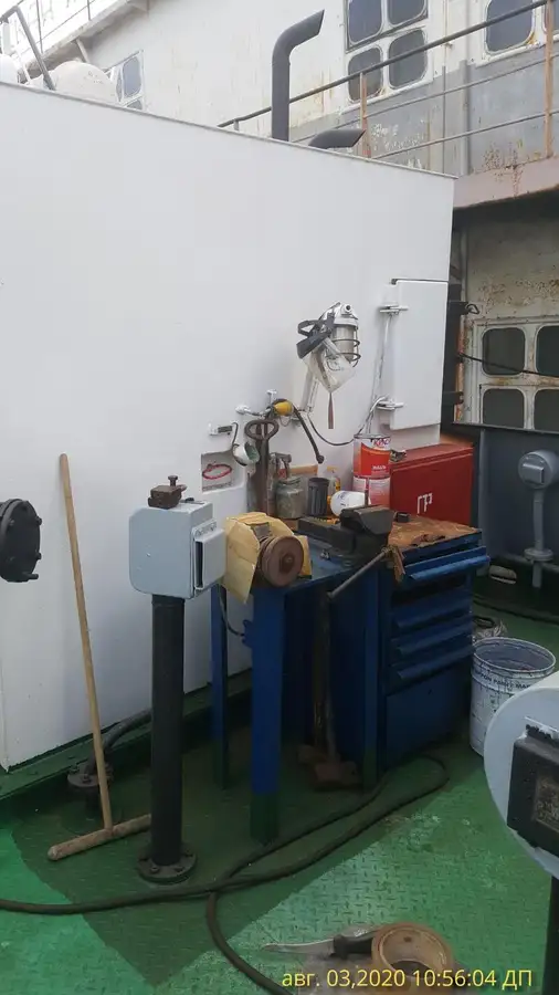 Баржа на продажу