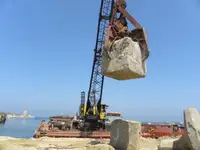 Судно с краном на продажу