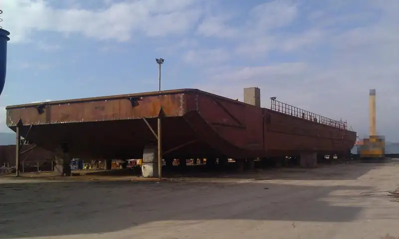 Баржа на продажу