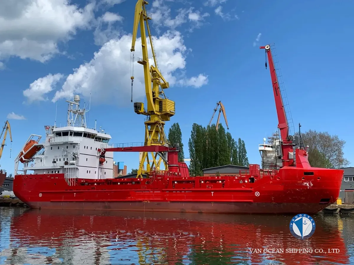 Рефрижераторное судно на продажу