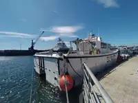 Буксир для перевозки экипажа на продажу