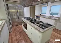Яхта на продажу