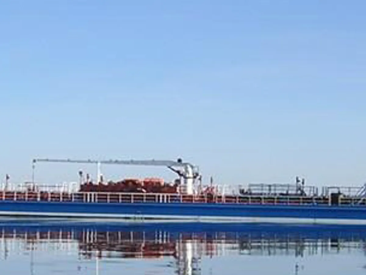 Нефтеналивной/химический танкер на продажу