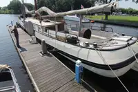 Баржа на продажу