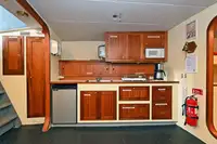 Буксир для перевозки экипажа на продажу