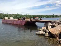 Баржа на продажу