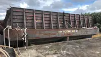 Баржа на продажу