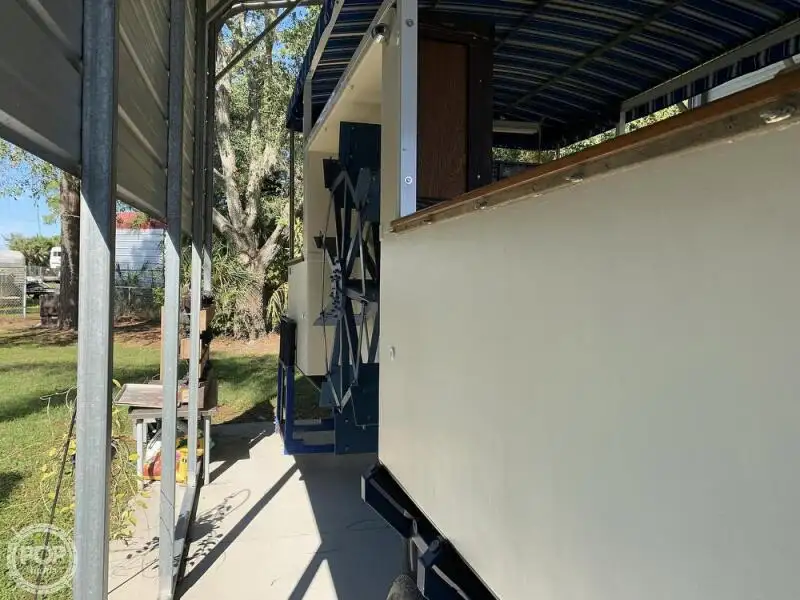 Круизное судно на продажу